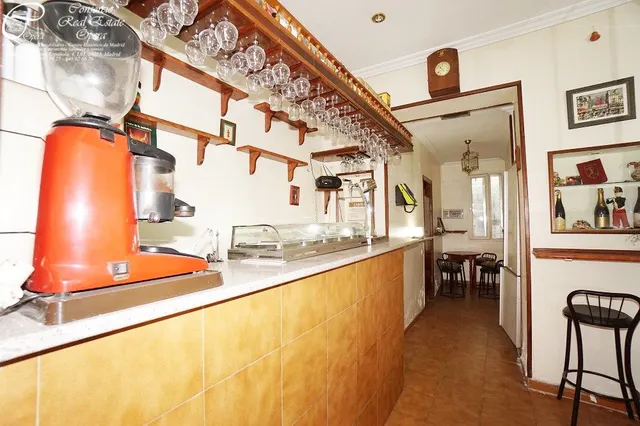 BAR CAFETERIA FRENTE A METRO Y RENFE PIRAMIDES — 10