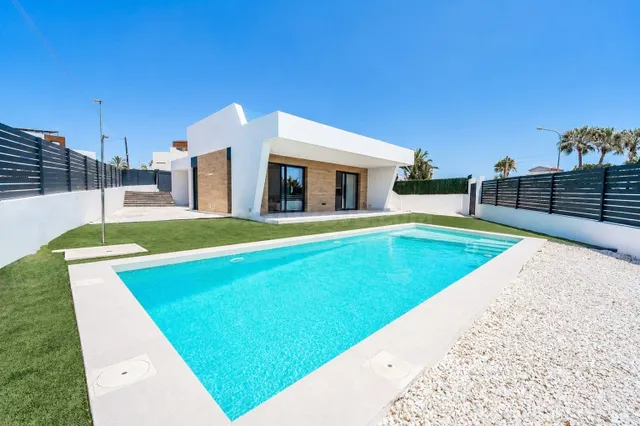 Chalet 3 habitaciones 156m² en venta - Costa blanca sur - foto 2