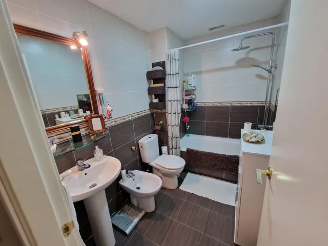AOC VENDE PISO TOTALMENTE REFORMADO EN LOMINCHAR 2,HAB,2 BAÑOS, GARAJE Y TRASTERO. — 33