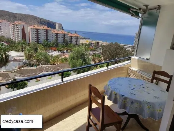 Los Cristianos. Piso 1 habitación con vistas, garaje a 300 metros del mar