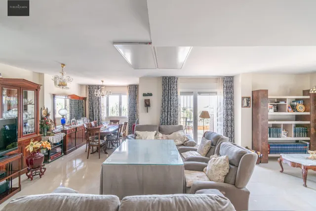 🏡 Tu refugio en la Urbanización Cortijo de la Luz — 15