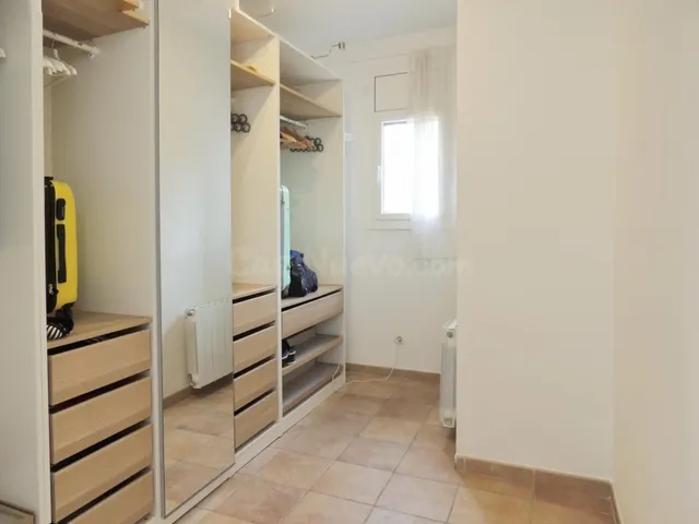 Casa con piscina de agua templada y licencia en Mas Altaba - foto 5