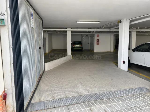 ¡AMPLIA PLAZA DE GARAJE DE 27 m2 EN LAS GABIAS! - foto 2