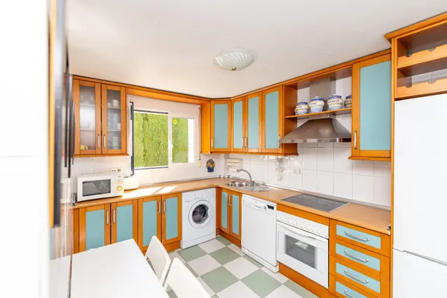 CHALET INDEPENDIENTE CON PISCINA PRIVADA, JARDÍN Y GARAJE EN MONACHIL — 31