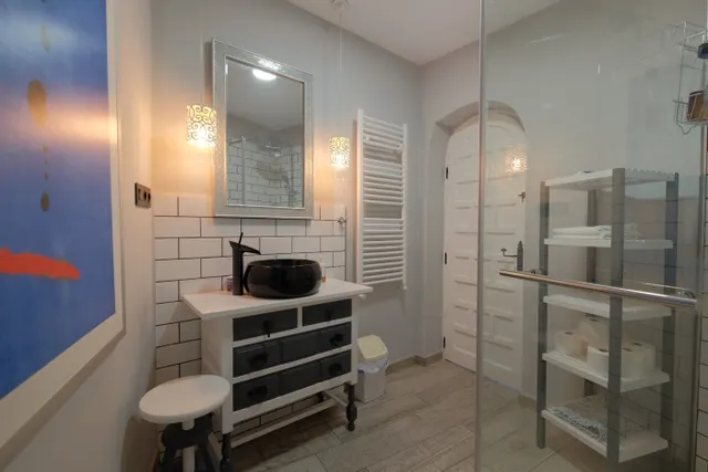 VILLA DE LUJO COMPUESTA POR 3 APARTAMENTOS INDIVIDUALES, TODO DE PRIMERA CALIDAD CON VISTAS AL MAR — 21
