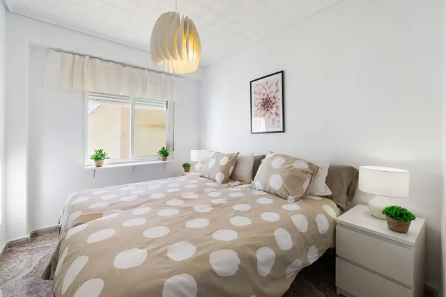 Elegante apartamento reformado de 3 dormitorios a 150 m de la playa del Cura, Torrevieja — 18