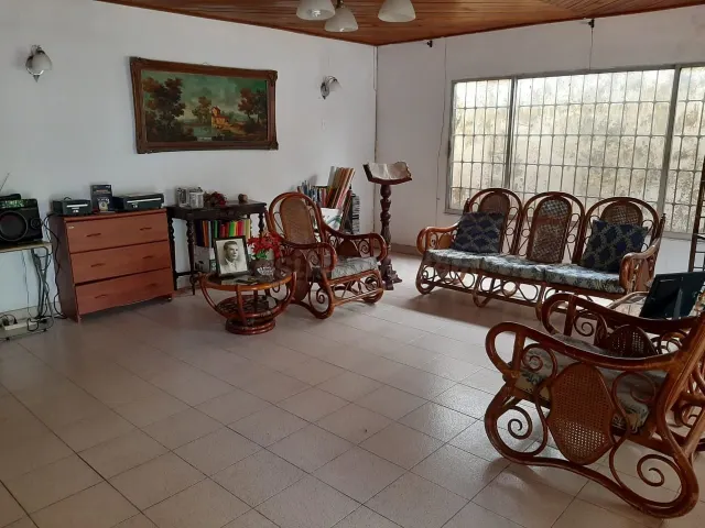 SE VENDE HERMOSA CASA EN EL BARRIO CRESPO - foto 3