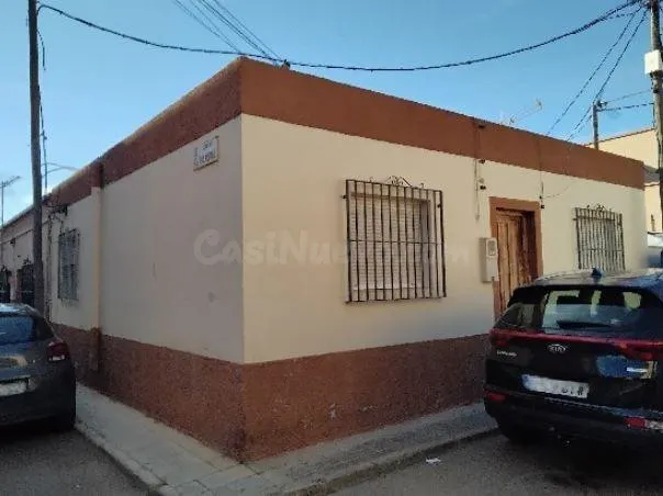 SE VENDE casa OKUPA en C Palmeral El 2 de Almería