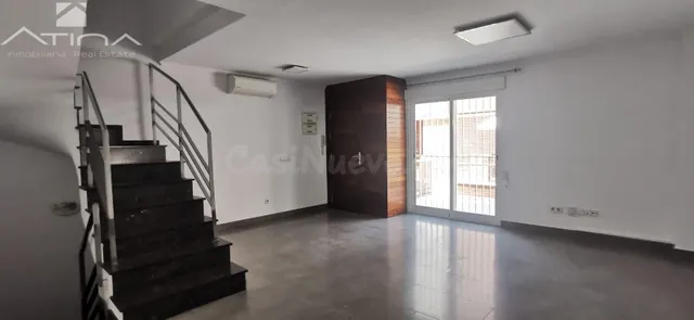 Adosado en venta en Bellreguard con piscina, 3 terrazas y do - foto 5