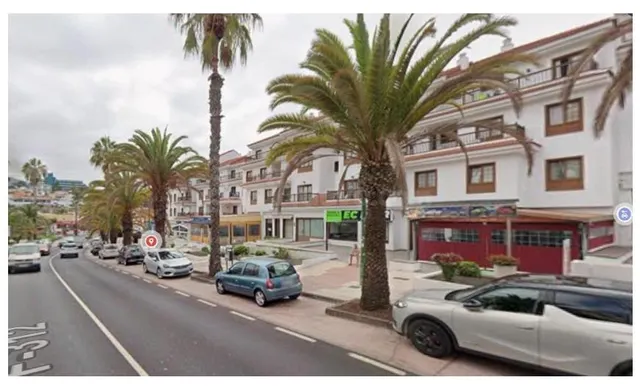 SE VENDE LOCAL CON SOTANO Y TERRAZA EN PRIMERA LÍNEA CARRETE