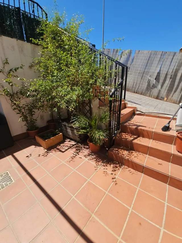 229 m2, 3 plantas y 8 placas solares para vivir sin mirar el recibo a fin de mes — 16