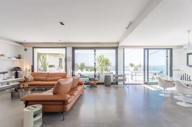 Casa en venta en Sant Vicenç de Montalt con espectaculares vistas al mar — 8