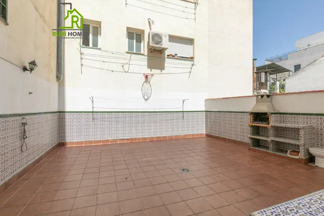 Piso en Armilla Centro con patio de 46 m2, 2 dormitorios y metro — 4