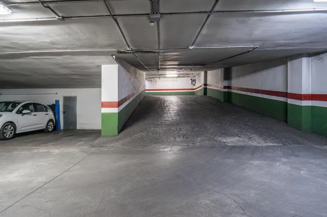 Se vende plaza de garaje en Parque Lagos cerca de Carrefour — 8