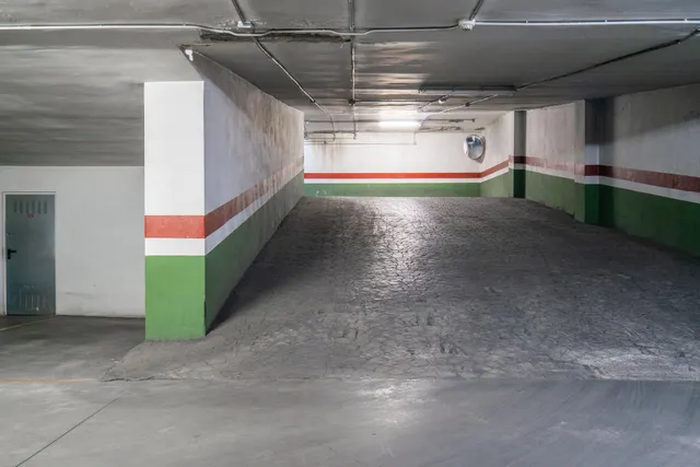 Se vende plaza de garaje en Parque Lagos cerca de Carrefour — 9