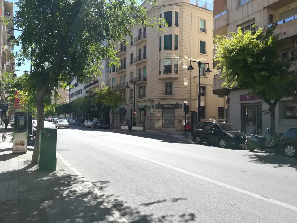 Venta y alquiler magnifico entresuelo 190m2, Av. Principal