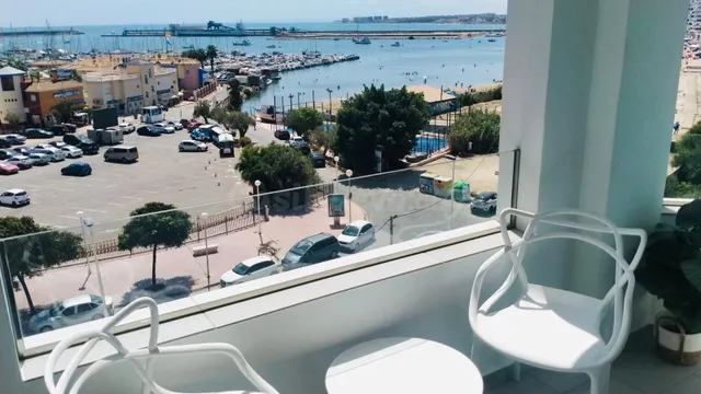 Espectacular vivienda con vistas al mar y al puerto deportivo — 2