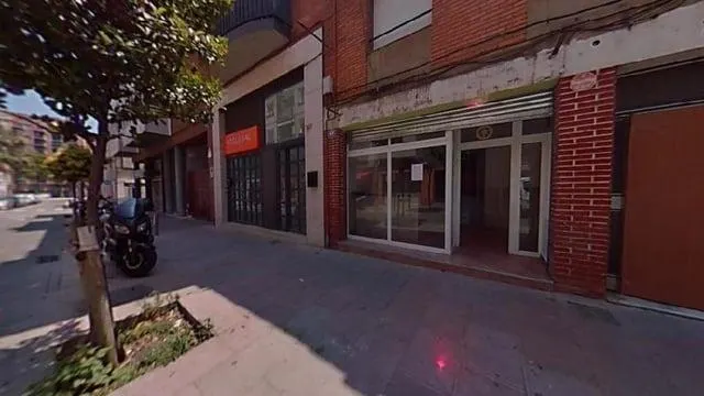 CASA EN VENTA OKUPADA EN C/ JOTA — 9