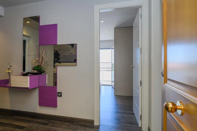 Exclusividad y diseño: 2º piso con ascensor, parking y suite de lujo — 8