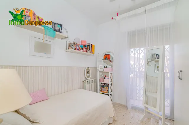 Casa de 7 dormitorios en La Zubia. (Con patio de 16 m2). — 10