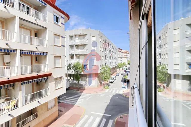 Piso impecable en Las Viñas con piscina comunitaria, terraza acristalada y muy cerca del mar — 5