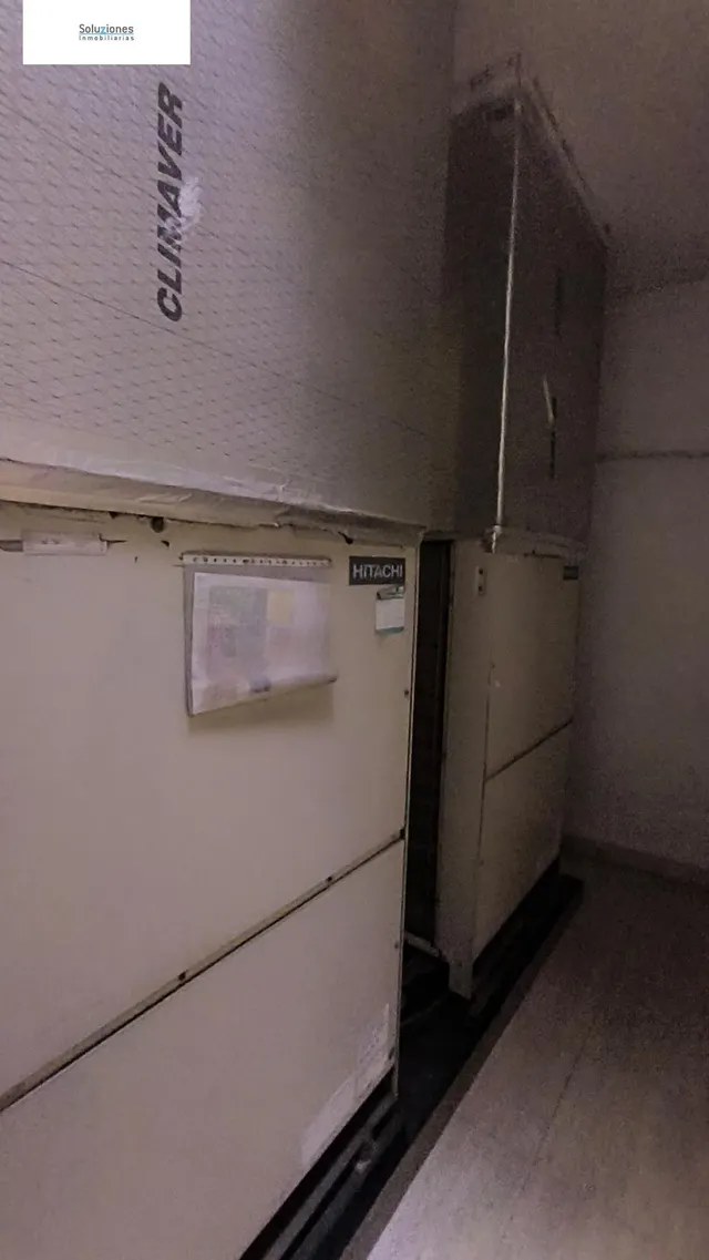 LOCAL DE 1100 M2 EN ZONA FERIA — 35