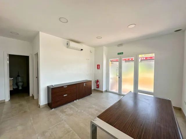 Oficina en venta en Estepona, Costa del Sol – Excelente opor - foto 4