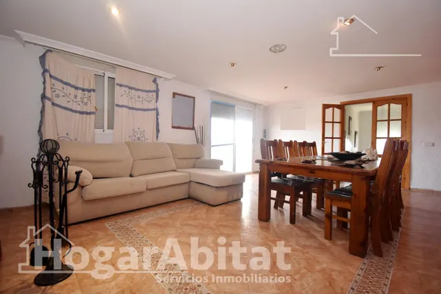 CHALET RÚSTICO CON PISCINA, TERRAZA Y PARKING — 9