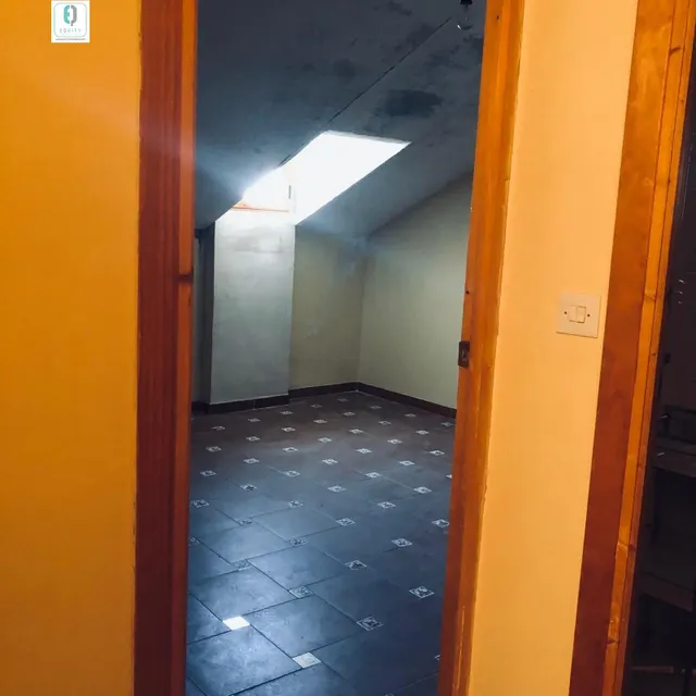 Chalet 4 habitaciones 207m² en venta - Sierra de huetor y la alfaguara — 28