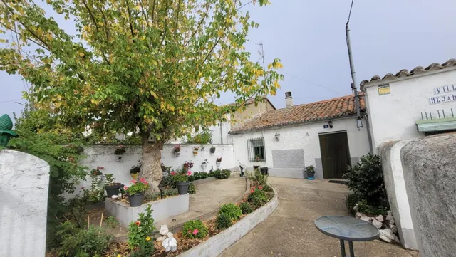 ¡¡¡CASA CON JARDIN EN VENTA EN FRADES DE LA SIERRA!!!