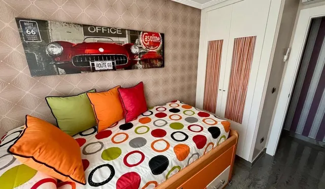 Espectacular piso reformado con diseño y calidad,  con vistas impresionantes al mar y Benidorm. — 25