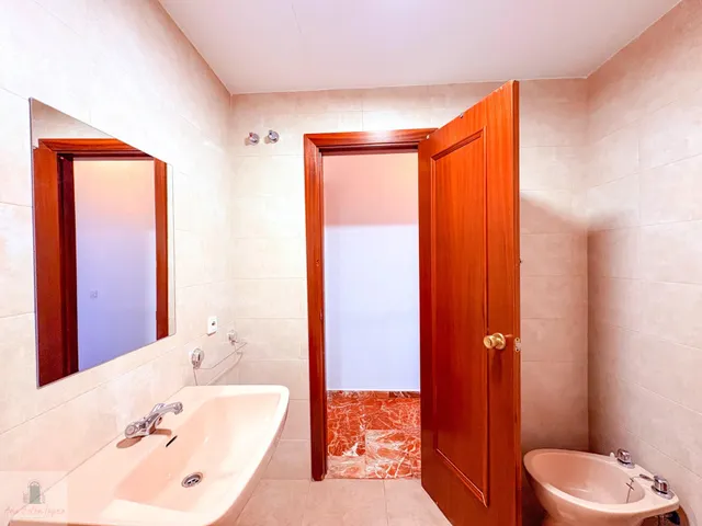 En venta en Valdepasillas, junto a Sinforiano Madroñero — 38