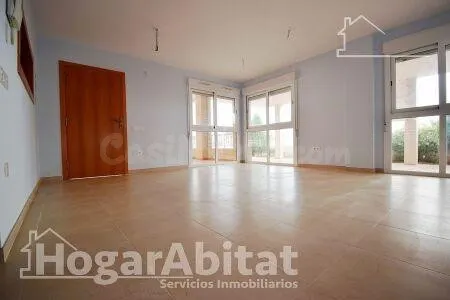 ¡A ESTRENAR! EN PRIMERA LÍNEA DE PLAYA, CON VISTAS AL MAR, PISCINA Y PARKING OPCIONAL