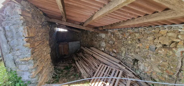 CASA DE PIEDRA CON TERRENO OPARA REFORMAR EN OUTES — 25