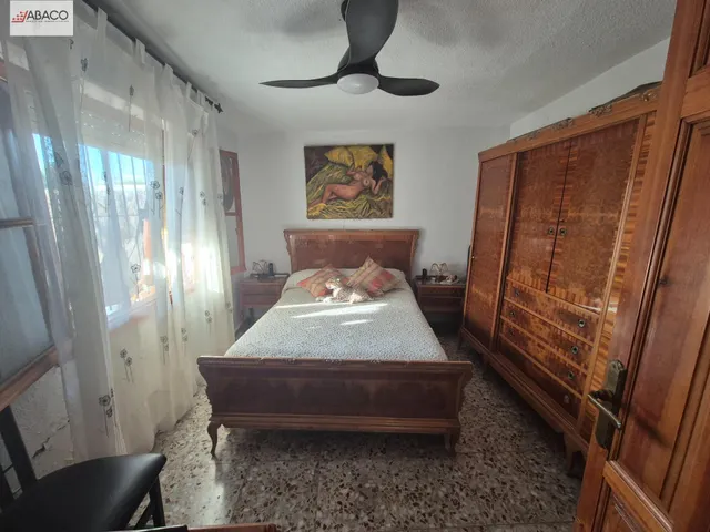 Chalet en terreno urbano — 27