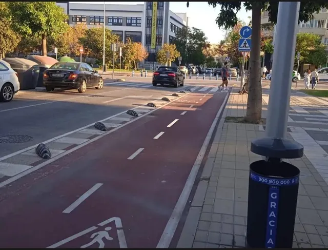 PLAZA DE GARAJE AMPLIA EN TEATINOS | ESPACIO PARA COCHE Y MOTO — 7