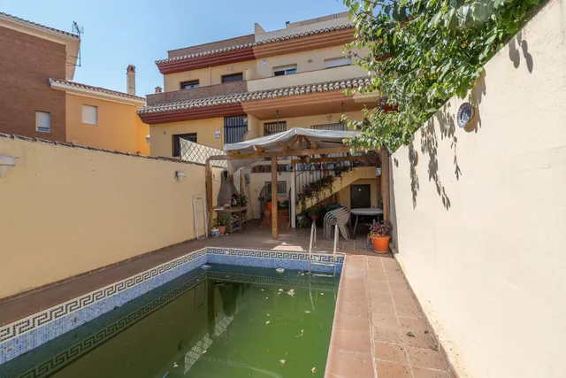 VIVIENDA UNIFAMILIAR ADOSADA EN OGIJARES — 32