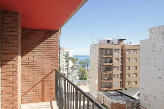 Fantasticas vistas al mar y al paseo marítimo — 4