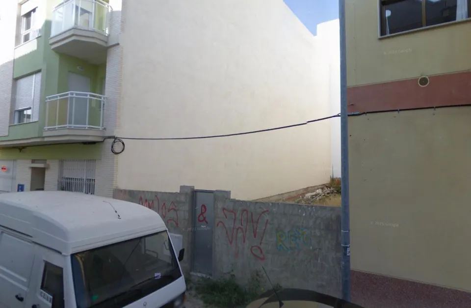 SOLAR URBANO EN XERACO. IDEAL PARA TU FUTURA CASA O INVERSIÓN.