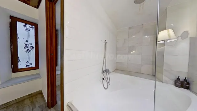 Edificio turístico con cambio de uso a Hostal — 9