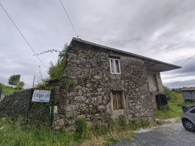 CASA RURAL a Reformar en ESCARIZ, LA ESTRADA.