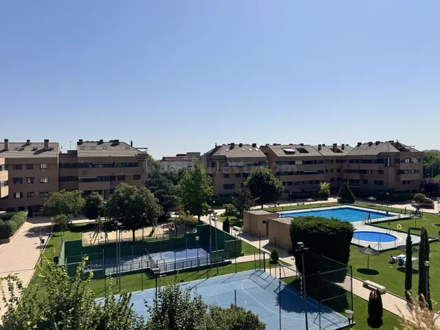Exclusivo ático dúplex en Somosaguas - Pozuelo de Alarcón. U - foto 2