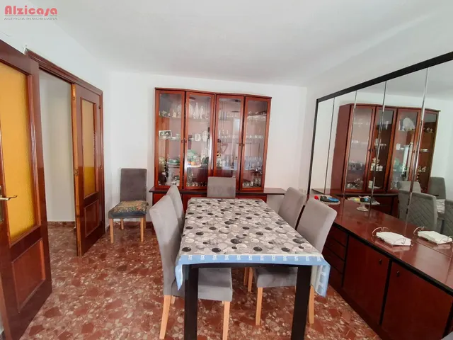 ÁTICO EN VENTA EN LA ZONA DE SANTS PATRONS   Junto al IES Rei en Jaume I — 8