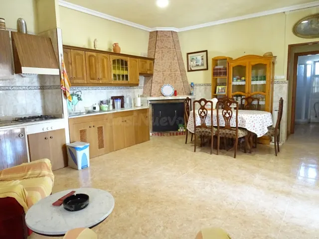 SE VENDE CASA DE CAMPO CON FINCA PLANTADA EN PRODUCCIÓN CERC - foto 2