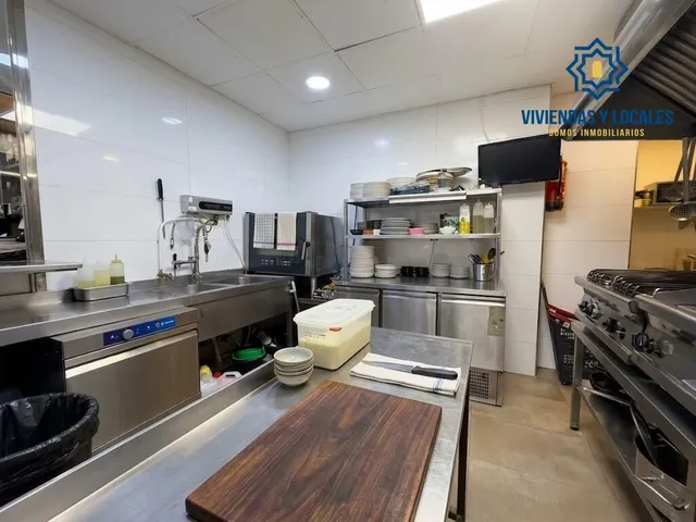 Bar restaurante en Plz de Gracia- Recogidas, en funcionamiento. — 7