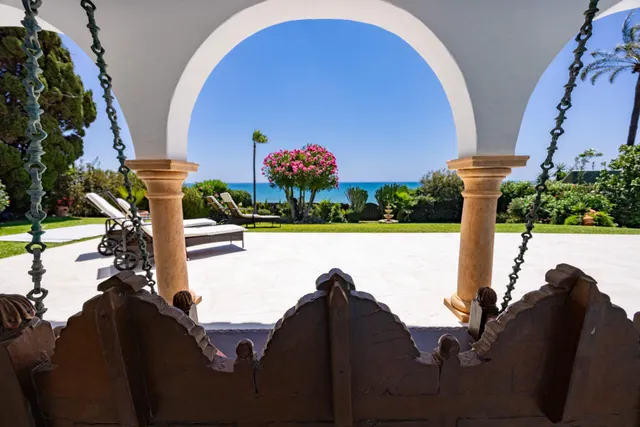 ESPECTACULAR VILLA DE LUJO EN ALQUILER EN 1ª LÍNEA DE PLAYA DE CABOPINO CON MARAVILLOSAS VISTAS AL MAR — 5