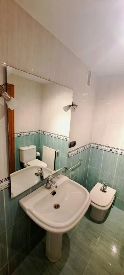 Amplio y Luminoso Piso en alquiler en Barrocanes, Ourense - Ideal para Familias — 15