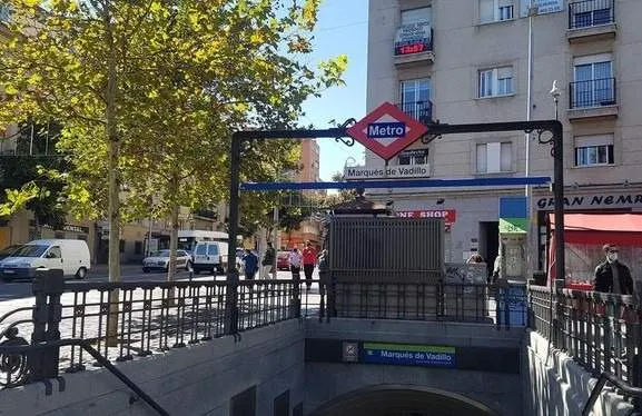 PISO DE TRES habitaciones CON ASCENSOR EN MADRID RÍO — 24
