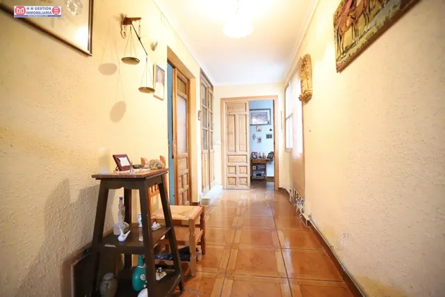 SE VENDE CASA EN PLENO CENTRO DE ALCÁZAR CON 240 m2 DE PARCE - foto 3