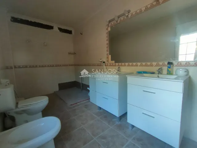 SE VENDE ESPLENDIDA CASA PARA ENTRAR A VIVIR  EN LA ROMANA — 21